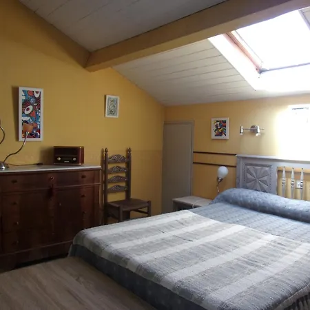 Maison De Famille A La Campagne Holiday home Garindein